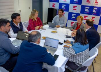 Evelyn Matthei lanza plataforma para integrar a apoderados de mesas en todo Chile.