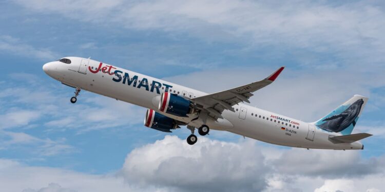 JetSMART presenta CyberSMART con descuentos de hasta un 79%