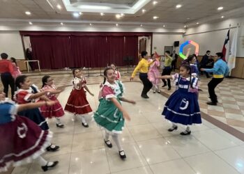 «Los Chenitas» festejaron 61 años con un libro que recoge su huella en el folclor a nivel local y nacional.