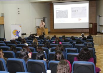 Hospital Roberto del Río encabeza encuentro sobre accesos vasculares.