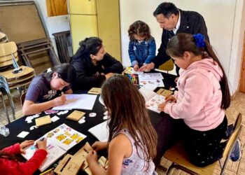 Familias de Vichuquén asistieron a un encuentro sobre educación y desarrollo infantil organizado por FOSIS.