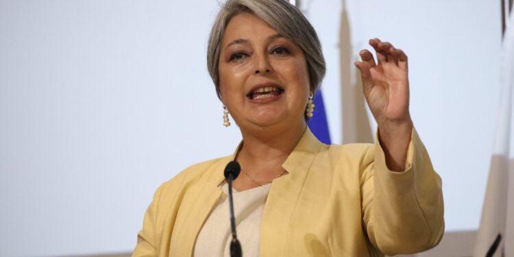 La encuesta del Panel Ciudadano revela el afianzamiento de Jara en el primer puesto y un nuevo descenso de Kast.