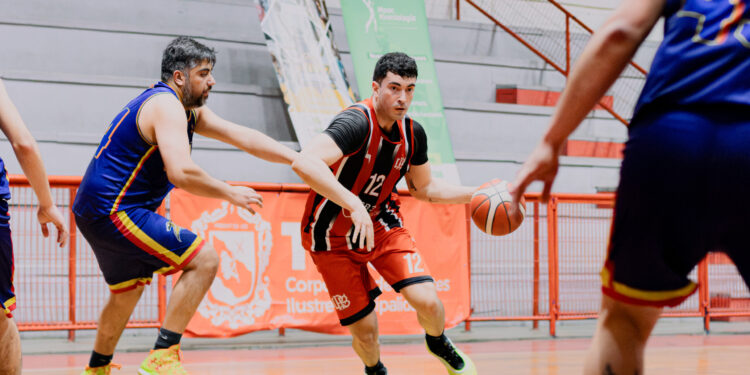 El Cendyr de Talca acoge una nueva y emocionante jornada de LibMaule con partidos impactantes.