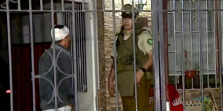 Familia de La Cisterna sufre violento robo: delincuentes agredieron al dueño de casa y sustrajeron bienes por $50 millones.