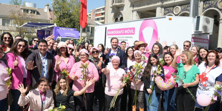 Mes del Cáncer de Mama: Providencia lanza convenio para hacerse mamografías.