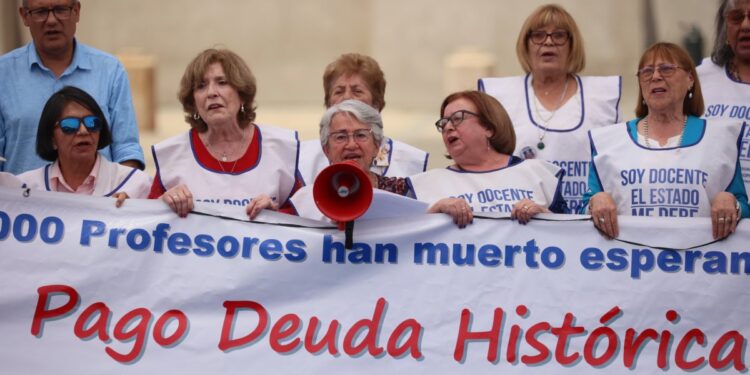 Inicia el pago de la deuda histórica: Colegio de Profesores solicita la verificación de datos.