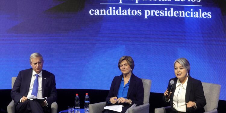 Encuesta Panel Ciudadano: Jeannette Jara continúa en ascenso, mientras que Kast y Matthei se mantienen estables.