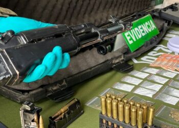 Detenidos dos hombres por narcotráfico y posesión ilegal de armas y municiones en Panguipulli.