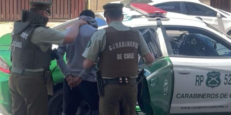Capturan en Valparaíso a un fugitivo buscado por homicidio, quien cuenta con un extenso historial delictivo.