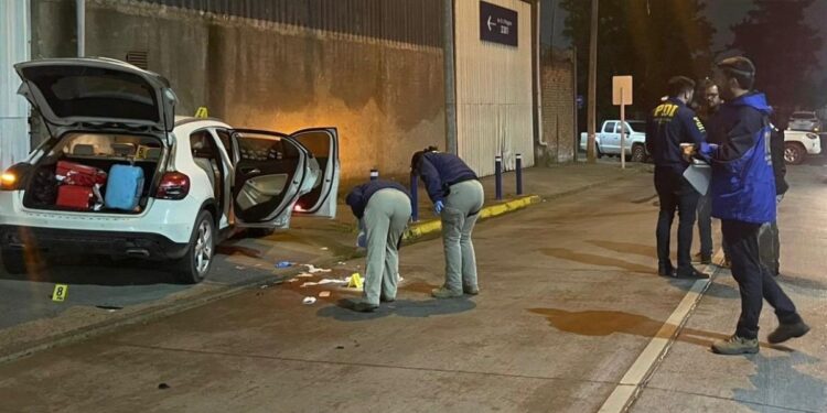 Investigan el fallecimiento de un hombre hallado sin vida en un vehículo en Chillán Viejo.