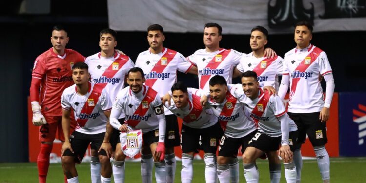 Curicó Unido triunfó en Antofagasta y celebró nuevamente después de nueve partidos.