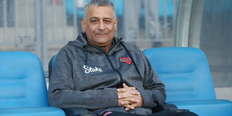 Fuentes resaltó el desempeño de Ñublense frente a los grandes y sugirió aprovechar la «desesperación» de Colo-Colo.