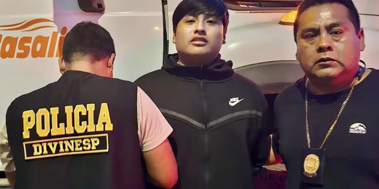 En Perú detienen a «Pequeño J», el principal acusado de ser el cerebro del triple femicidio que ha impactado a Argentina.