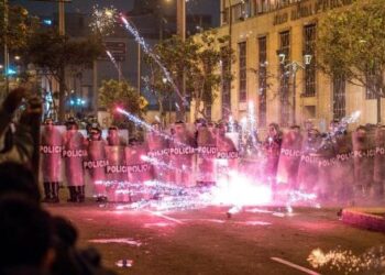 Crisis en Perú: un fallecido y estado de emergencia por el estallido de protestas.