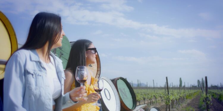 Sernatur da el vamos a una nueva temporada del programa Turismo Mujer.