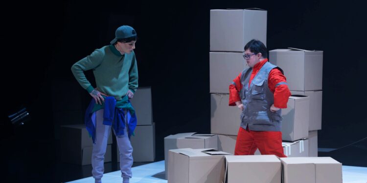 Obra investiga la neurodiversidad como una fuente de creatividad.