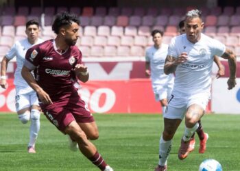 Deportes La Serena obtiene un valioso triunfo ante Audax Italiano en La Portada.