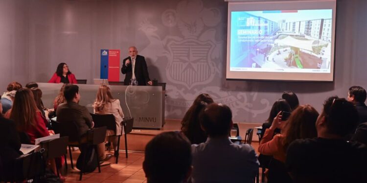 Minvu prepara seminario para potenciar la mediación en condominios.