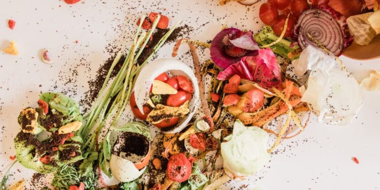 Chile bota 2,5 millones de toneladas de comida cada año.