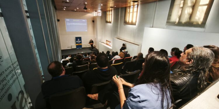 COSAM Santiago presenta su Cuenta Pública con el reto de reunir la salud mental de la comunidad en un mismo “espacio físico”.