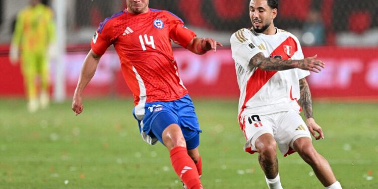 La Roja y la Bicolor reavivan su rivalidad en un intenso amistoso.