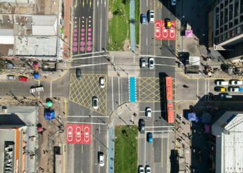 Instalan nuevos “Cruces Seguros” en Estación Central y Santiago.