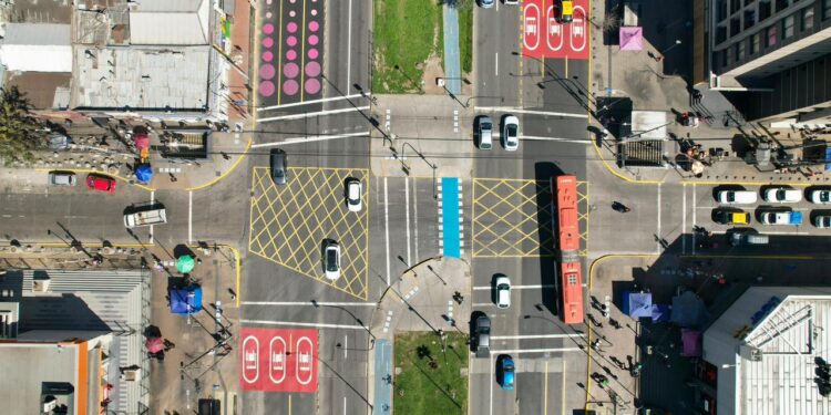 Instalan nuevos “Cruces Seguros” en Estación Central y Santiago.