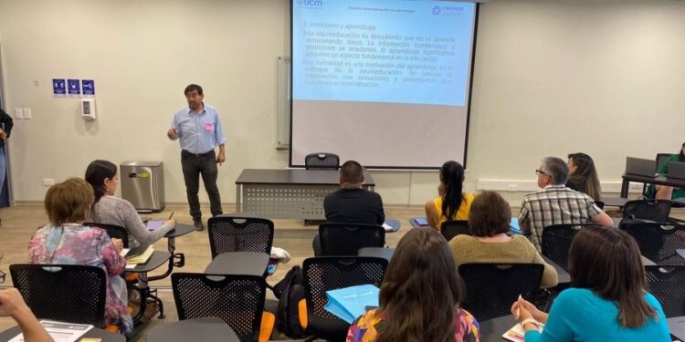 Emprende en Talca: taller sin costo sobre ventas y atención al cliente.