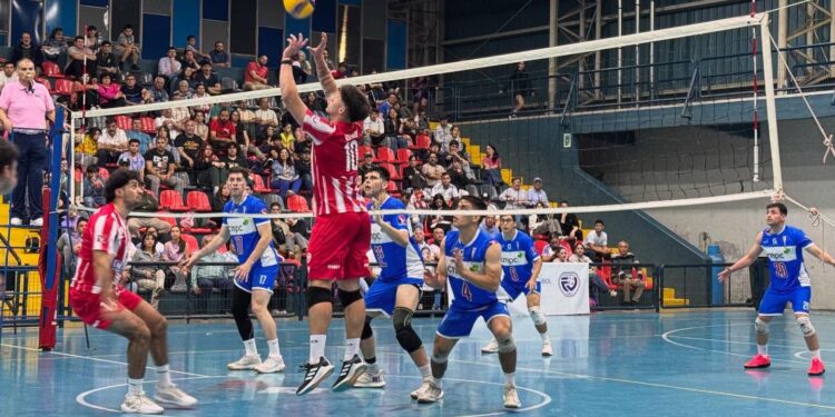 Linares obtiene 2 puntos en su primera jornada de la Liga de Voleibol A1.