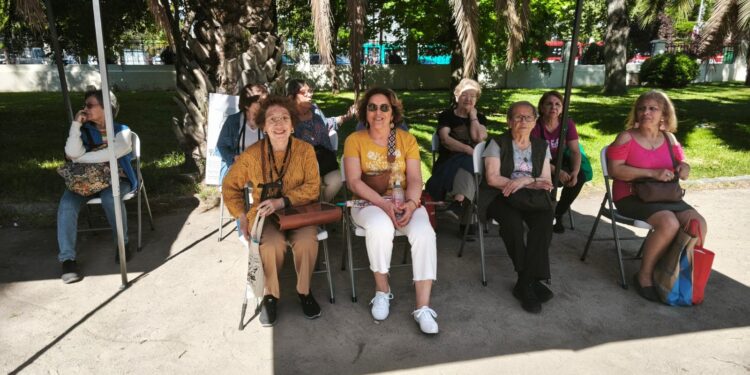 Municipalidad de Santiago ofrece mamografías gratuitas para grupos de riesgo.