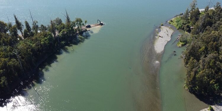 Las obras portuarias fomentan el turismo, el deporte y la pesca en Constitución.