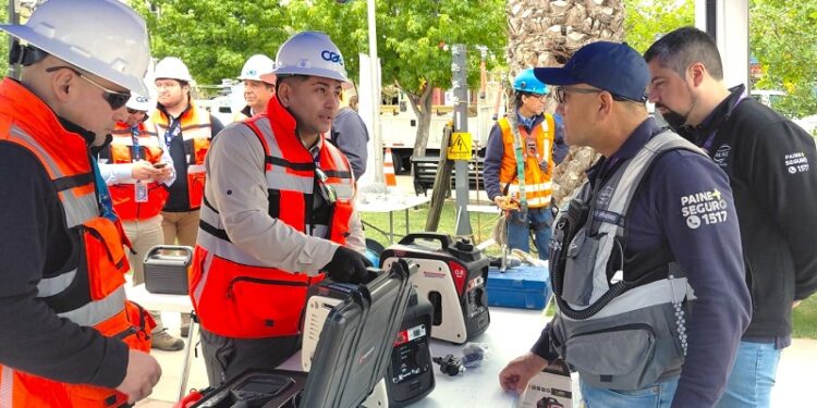 CGE se suma a feria preventiva y muestra los equipos de su Plan Verano en Paine.