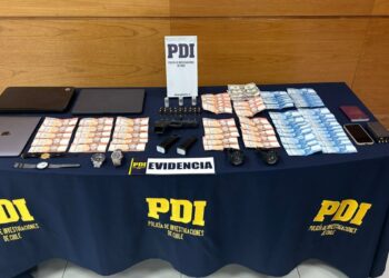 Detienen a cinco individuos relacionados con el hurto de un contenedor de ropa en el recinto extraportuario de San Antonio.