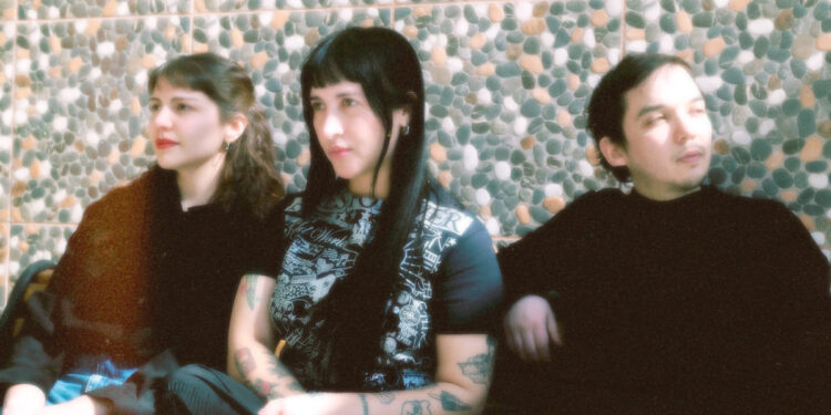 Buen Día Abril lanza “Sin Pretextos”, su primer sencillo.