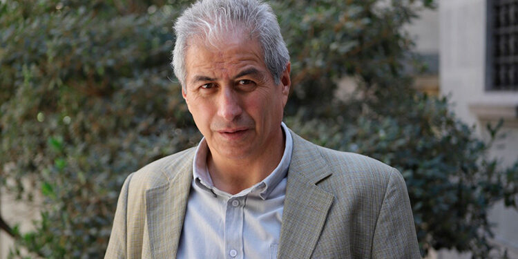 Colegio de Profesores advierte sobre posible despido masivo de profe.