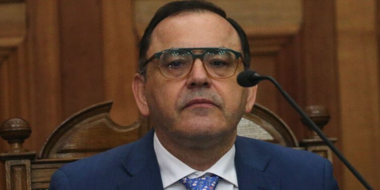 Corte Suprema ratifica en su puesto al juez Antonio Ulloa tras empate en la votación.