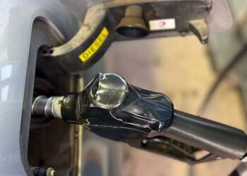 Enap anuncia que los combustibles subirán de precio: el diésel aumentará más de 10 pesos.