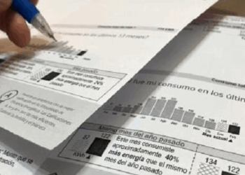 Transelec pilló “inconsistencias” en cobros de la luz y avisó al Gobierno en 2024.