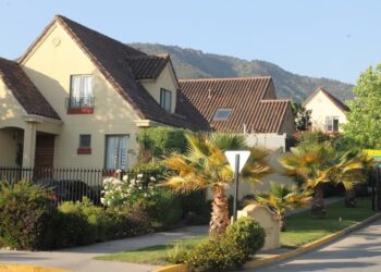 Las comunas periféricas de la RM son las que tienen más casas a la venta.