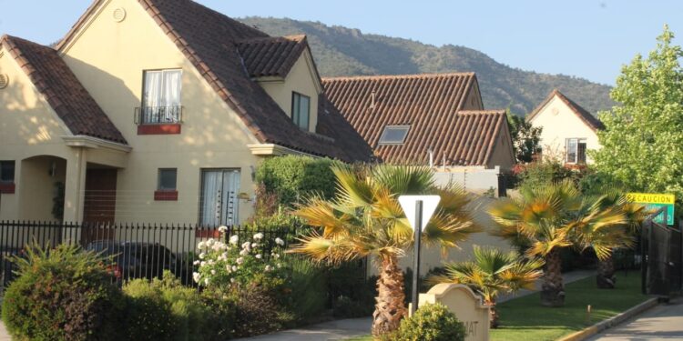 Las comunas periféricas de la RM son las que tienen más casas a la venta.