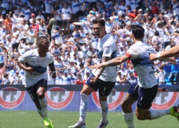 La Universidad Católica se impone en el clásico frente a la U y retrasa la celebración de Coquimbo Unido.