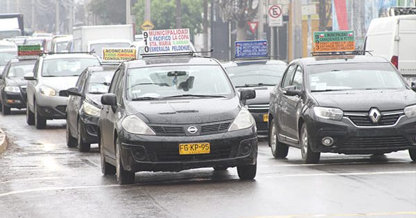 Congelado hasta el 2030: El Senado decidió seguir con la prohibición de nuevos taxis y colectivos.