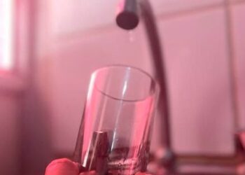 Corte de agua impactará a cinco comunas de la RM este miércoles.