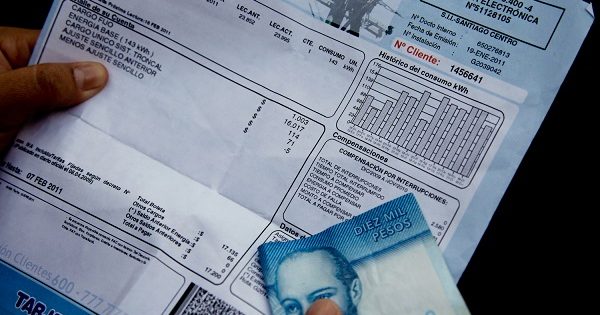 Error en las tarifas de la luz: la ministra Vallejo asegura que el dinero de los cobros indebidos “debe devolverse a la gente”.