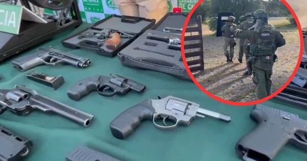 [VIDEO] Carabineros agarra a un compadre por intentar traer accesorios de armas desde afuera.