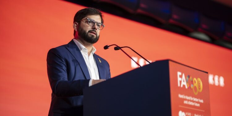 En un foro sobre alimentación, el Presidente Boric exigió a Netanyahu: «Que el hambre no vuelva a ser nunca una táctica de guerra».