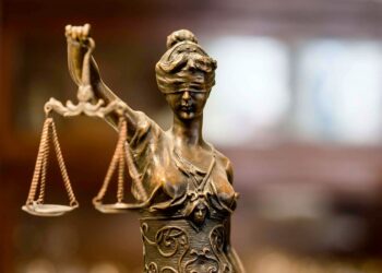 AVISO LEGAL: RESUMEN DE LA SENTENCIA | El Amanecer de los Herrera