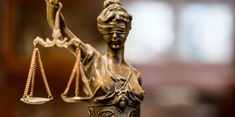 AVISO LEGAL: RESUMEN DE LA SENTENCIA | El Amanecer de los Herrera