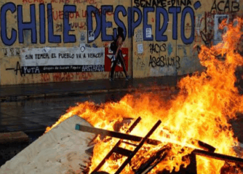 Fiscalía informa que uno de cada tres delitos del estallido social corresponde a violencia institucional.