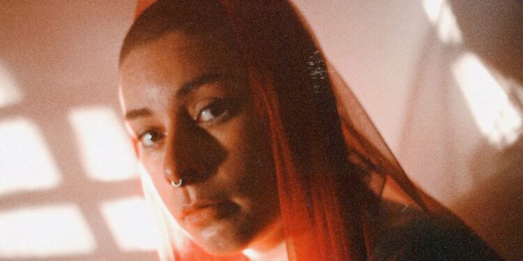 Josefina Espejo y Lxs Mirrors estrenan su nuevo single “Herida”